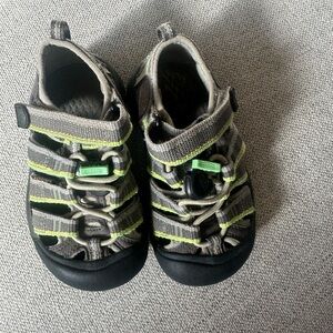 KEEN Kids' Black and Neon Green Sandals